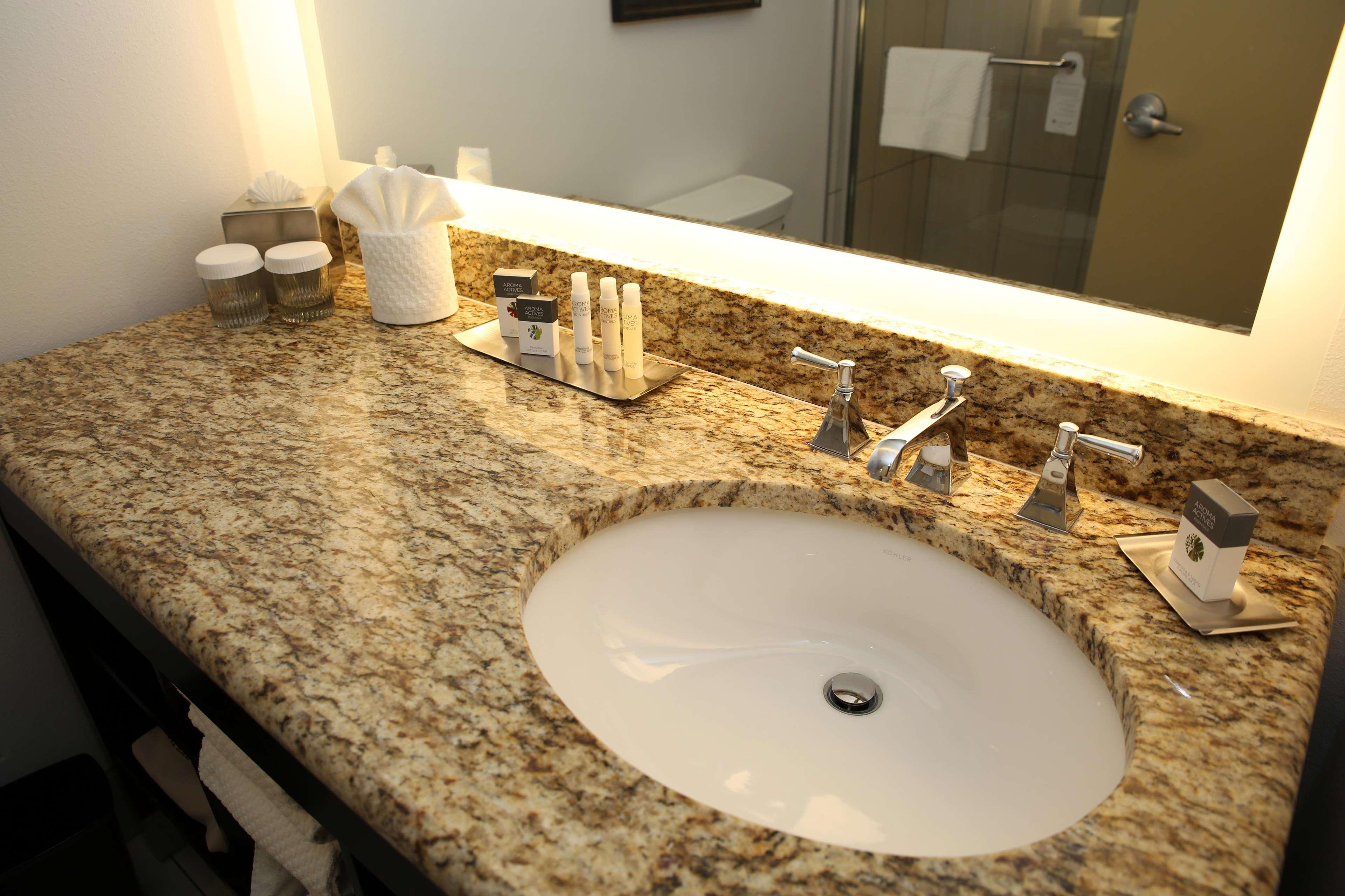 Doubletree By Hilton Mcallen Exterior photo